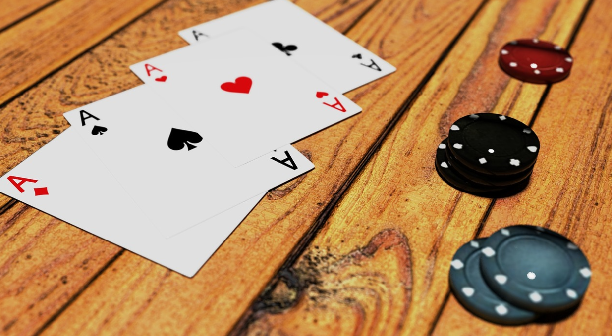 Five Amazing Tips to Win When Playing Poker