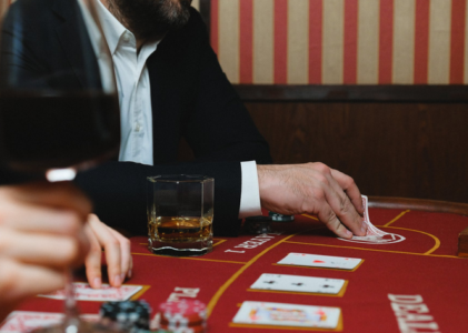 5 Reasons to Play Poker: Fun and Exciting Way