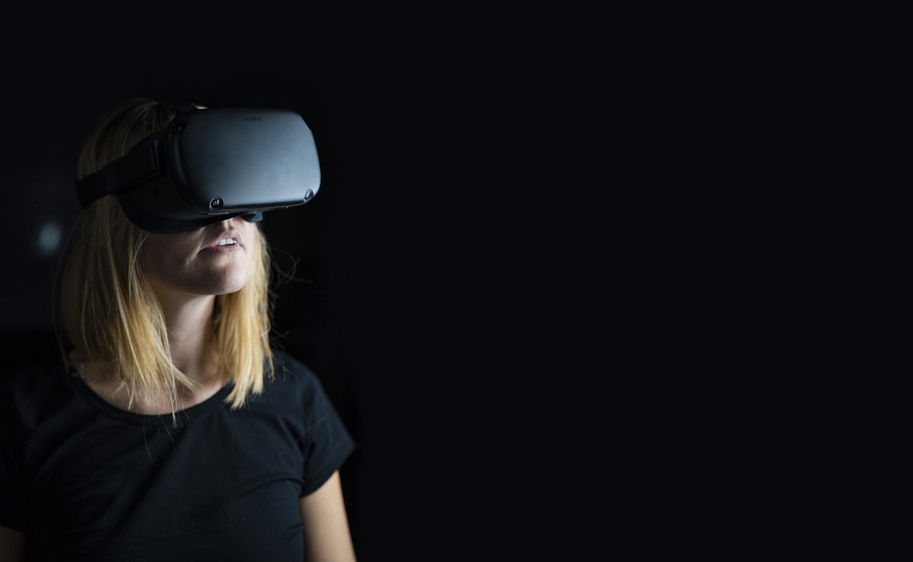 The Advantages of Virtual Reality in Online  Casinos